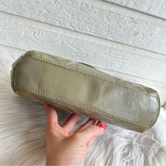 COACH Grey Taupe Glossy Patent Leather Hobo Baguette Signature Poppy 15141 - Picture 6 of 10